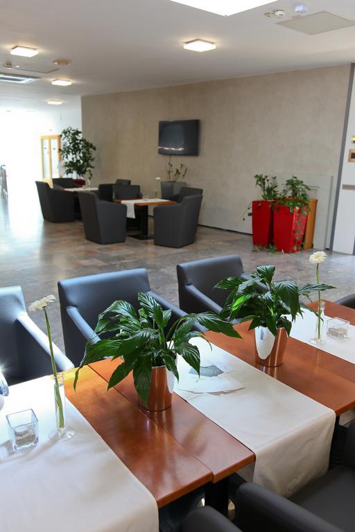 Dion Hotel Villach Ngoại thất bức ảnh